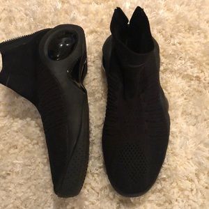 Like New!! Wore twice!! Nike Black Slip on Shoe